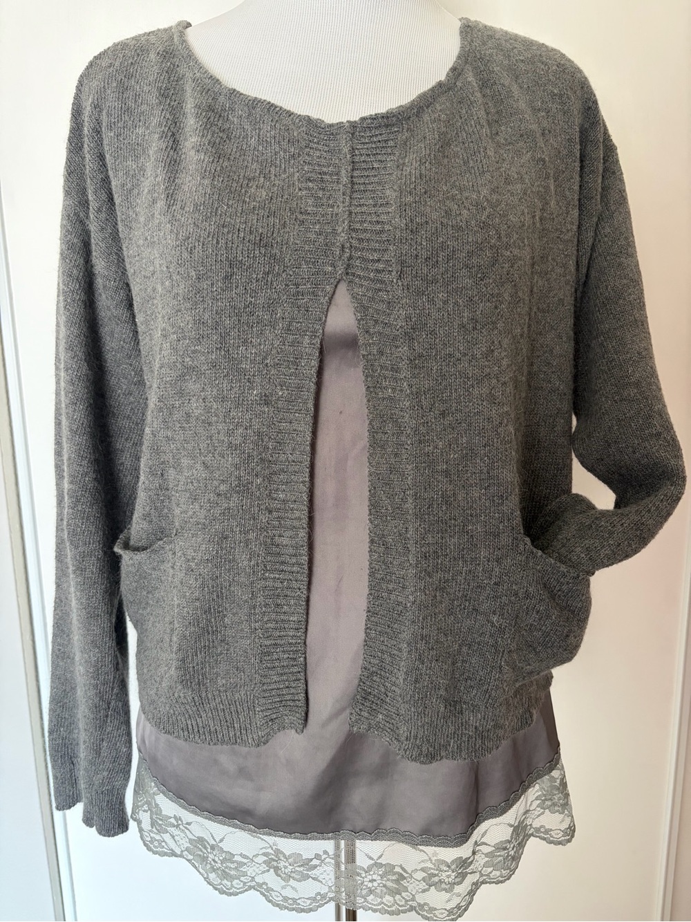 Everyday Open-Front Gray Knit Cardigan with Front Pockets